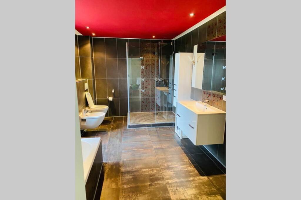 Grosses 4 Zimmer Apartment Naehe Messe ฮันโนเวอร์ ภายนอก รูปภาพ
