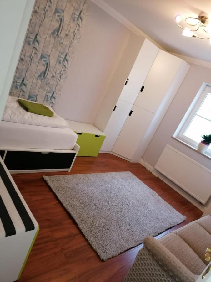 Grosses 4 Zimmer Apartment Naehe Messe ฮันโนเวอร์ ภายนอก รูปภาพ